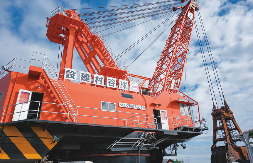 日本海側最大のグラブ浚渫（しゅんせつ）船！！