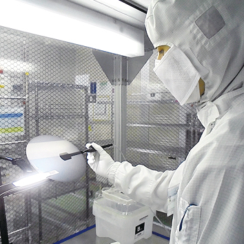 タワー パートナーズ セミコンダクター株式会社 新井地区：お仕事風景01