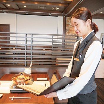 赤倉観光リゾート＆スパ R&Mリゾート株式会社：お仕事風景01