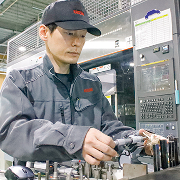 株式会社柿崎機械：お仕事風景01