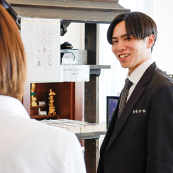 株式会社東條造花店：お仕事風景01