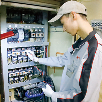 OKIサーキットテクノロジー株式会社：お仕事風景02