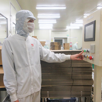 丸大食品株式会社 新潟工場：お仕事風景02